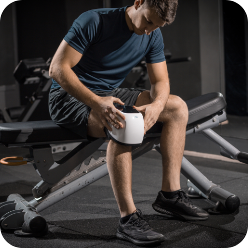 gym man kneemassager